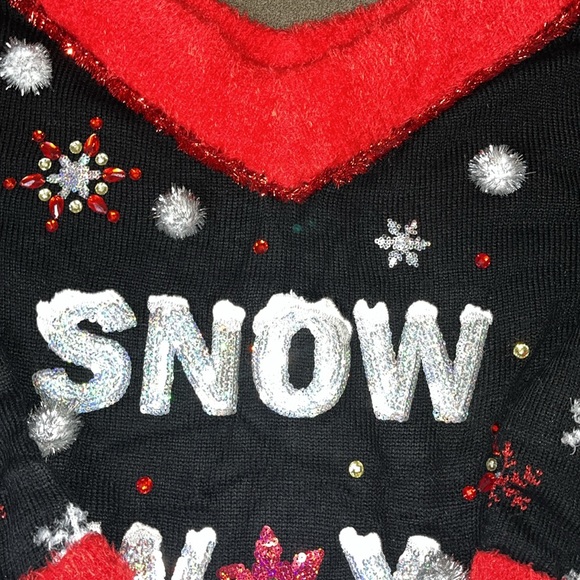 Cute and sassy off the shoulder sweater - $24! - Picture 2 of 7